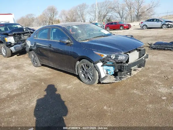 3KPF24AD2PE621819 2023 KIA FORTE - Image 1