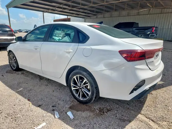 3KPF24AD2PE622310 2023 KIA FORTE - Image 2