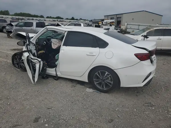3KPF24AD2PE622937 2023 KIA FORTE - Image 2