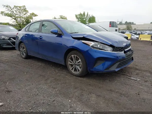 3KPF24AD2PE624428 2023 KIA FORTE - Image 1