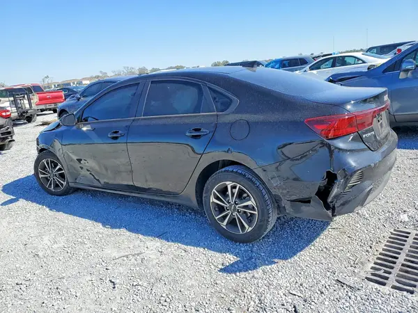 3KPF24AD2PE625546 2023 KIA FORTE - Image 2