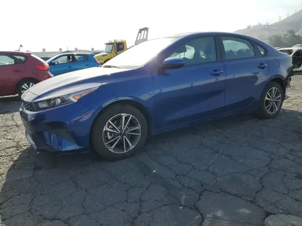 3KPF24AD2PE626325 2023 KIA FORTE - Image 1