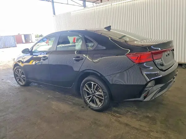 3KPF24AD2PE626681 2023 KIA FORTE - Image 2