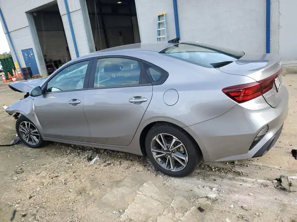 3KPF24AD2PE632996 2023 KIA FORTE - Image 2