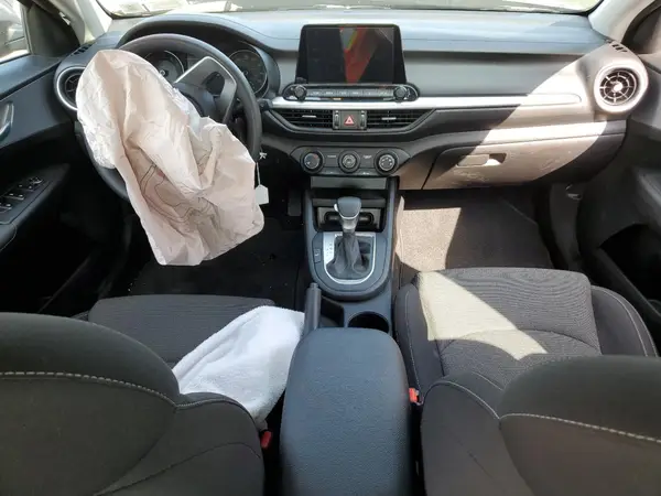 3KPF24AD2PE632996 2023 KIA FORTE - Image 8