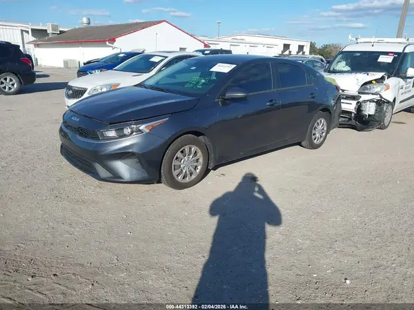 3KPF24AD2PE633128 2023 KIA FORTE - Image 2
