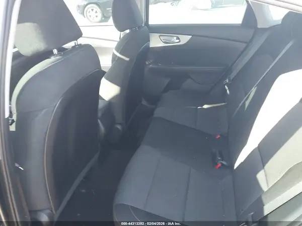 3KPF24AD2PE633128 2023 KIA FORTE - Image 8