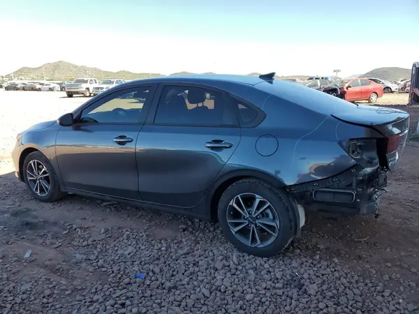 3KPF24AD2PE633307 2023 KIA FORTE - Image 2