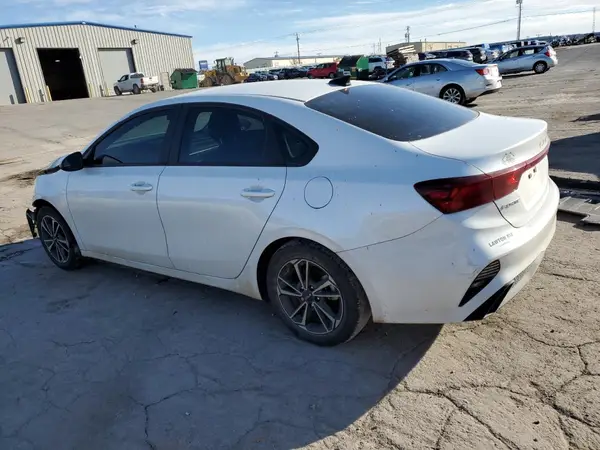 3KPF24AD2PE636529 2023 KIA FORTE - Image 2