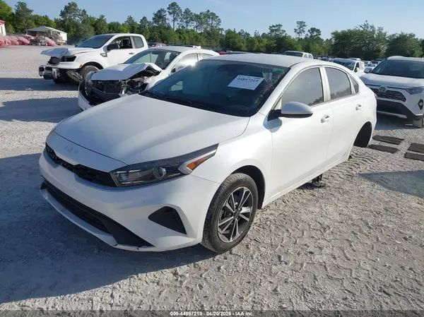 3KPF24AD2PE638698 2023 KIA FORTE - Image 2