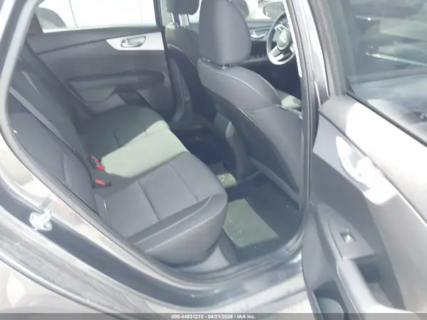 3KPF24AD2PE640418 2023 KIA FORTE - Image 8