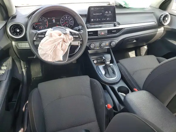 3KPF24AD2PE640645 2023 KIA FORTE - Image 8