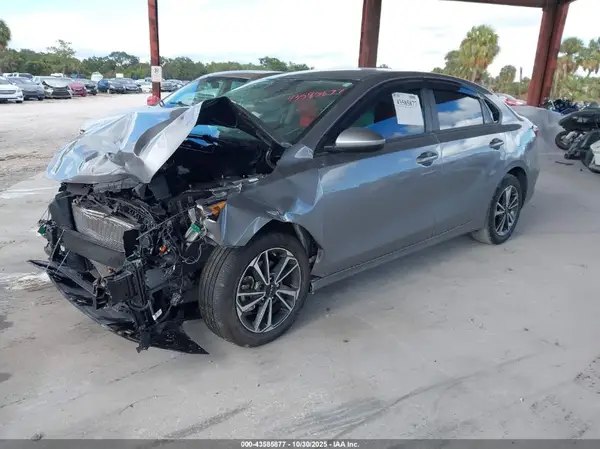3KPF24AD2PE641424 2023 KIA FORTE - Image 2
