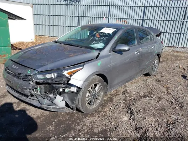 3KPF24AD2PE641634 2023 KIA FORTE - Image 2
