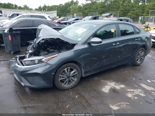 3KPF24AD2PE642878 2023 KIA FORTE - Image 2