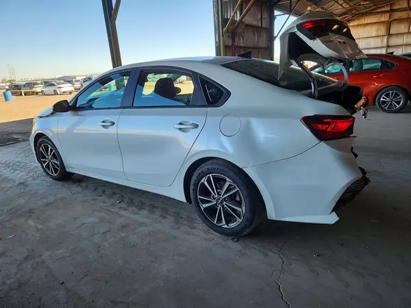 3KPF24AD2PE647482 2023 KIA FORTE - Image 2