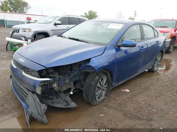 3KPF24AD2PE648180 2023 KIA FORTE - Image 2
