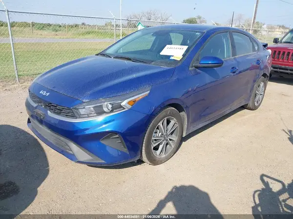 3KPF24AD2PE653010 2023 KIA FORTE - Image 2