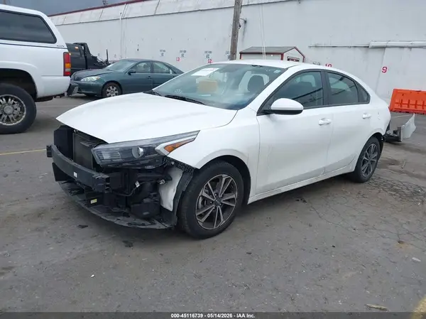 3KPF24AD2PE653735 2023 KIA FORTE - Image 2