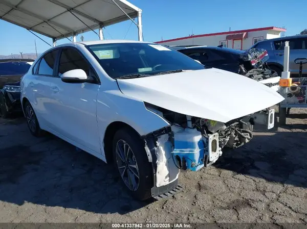 3KPF24AD2PE655288 2023 KIA FORTE - Image 1