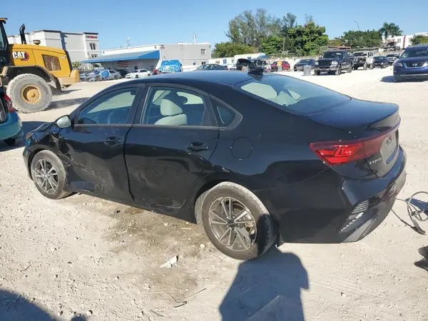 3KPF24AD2PE655646 2023 KIA FORTE - Image 2