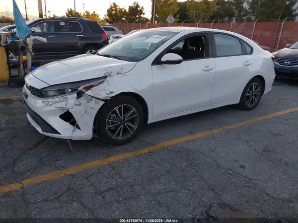 3KPF24AD2PE656005 2023 KIA FORTE - Image 2