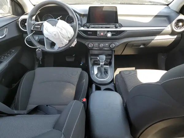 3KPF24AD2PE656988 2023 KIA FORTE - Image 8