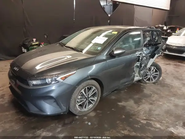3KPF24AD2PE661057 2023 KIA FORTE - Image 2