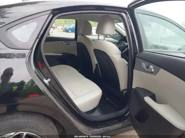 3KPF24AD2PE662029 2023 KIA FORTE - Image 8