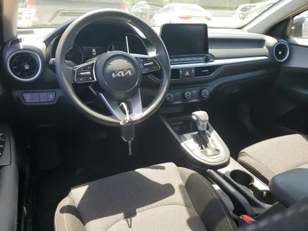 3KPF24AD2PE663486 2023 KIA FORTE - Image 8