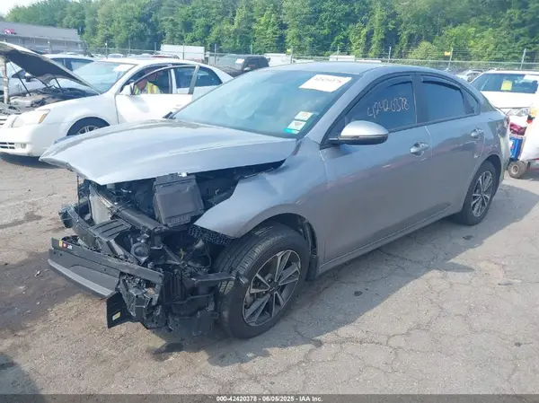 3KPF24AD2PE665402 2023 KIA FORTE - Image 2