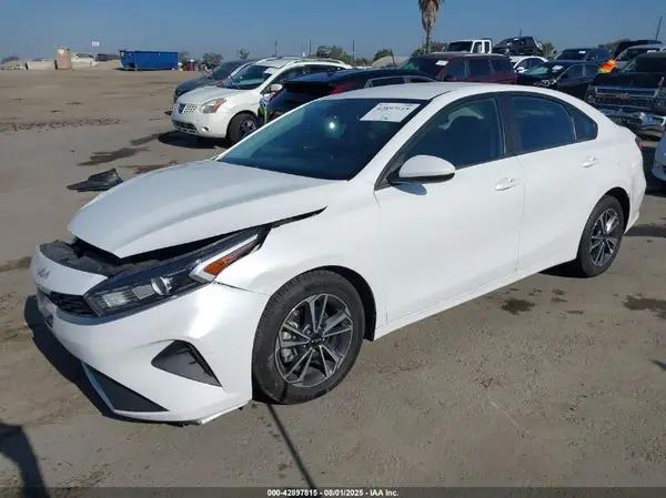 3KPF24AD2PE668350 2023 KIA FORTE - Image 2