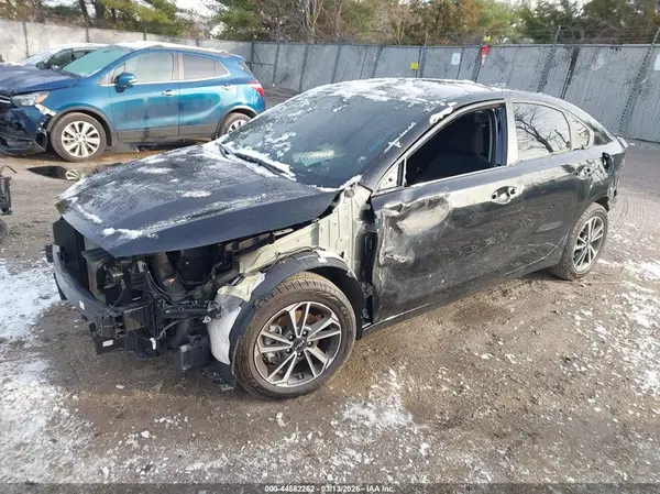 3KPF24AD2PE674245 2023 KIA FORTE - Image 2
