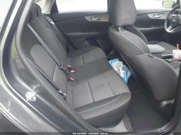 3KPF24AD2PE675752 2023 KIA FORTE - Image 8