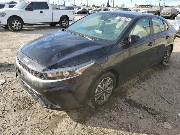 3KPF24AD2PE676156 2023 KIA FORTE - Image 1