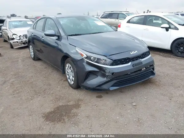 3KPF24AD2PE676240 2023 KIA FORTE - Image 1