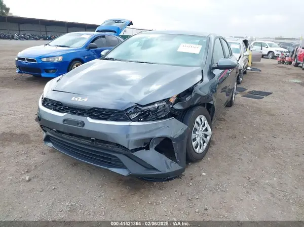 3KPF24AD2PE676240 2023 KIA FORTE - Image 2