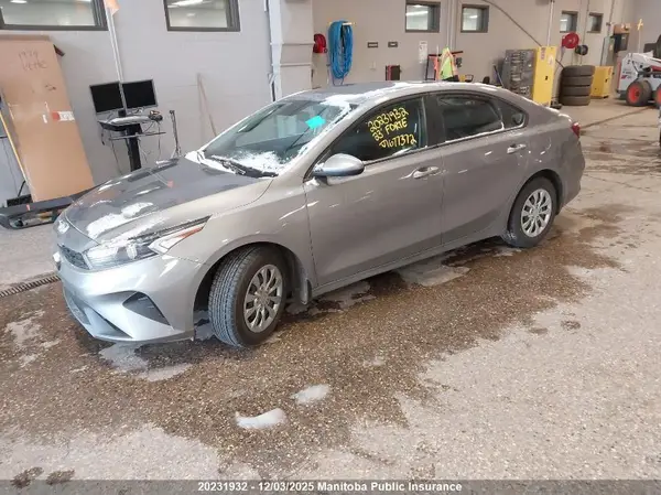 3KPF24AD2PE677372 2023 KIA FORTE - Image 2