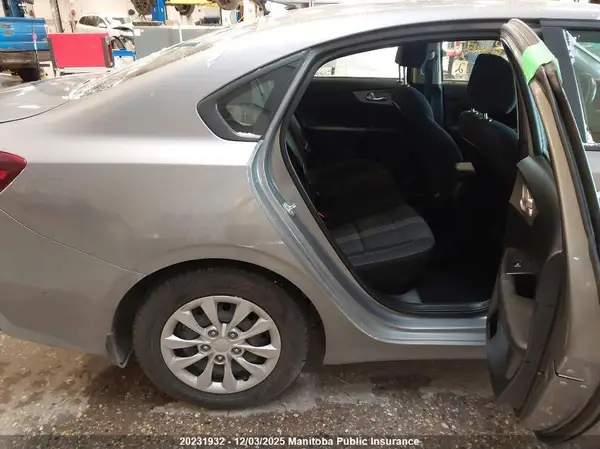 3KPF24AD2PE677372 2023 KIA FORTE - Image 8