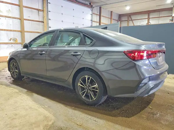 3KPF24AD2PE678327 2023 KIA FORTE - Image 2