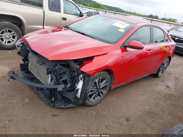 3KPF24AD2PE682247 2023 KIA FORTE - Image 2