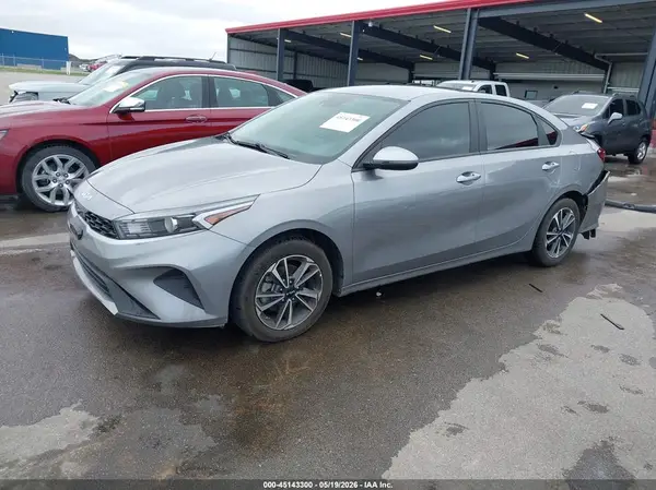 3KPF24AD2PE685536 2023 KIA FORTE - Image 2