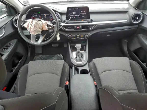 3KPF24AD2PE686153 2023 KIA FORTE - Image 8