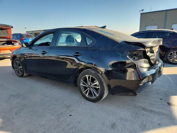 3KPF24AD2PE686654 2023 KIA FORTE - Image 2