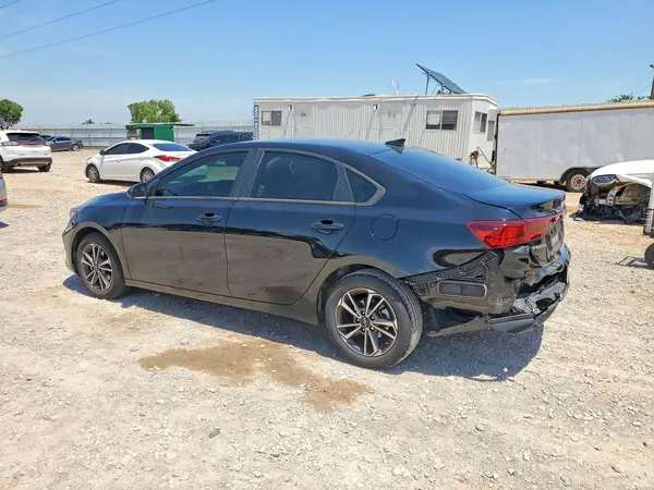 3KPF24AD2PE687917 2023 KIA FORTE - Image 2