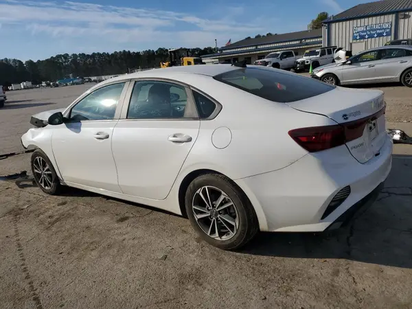 3KPF24AD2PE687948 2023 KIA FORTE - Image 2