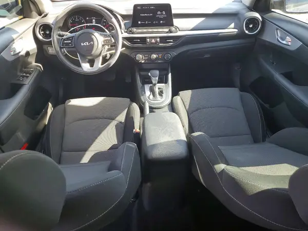 3KPF24AD2PE688162 2023 KIA FORTE - Image 8