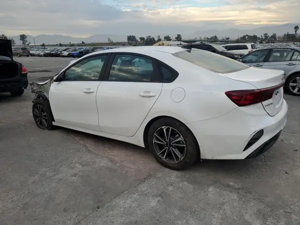3KPF24AD2PE690736 2023 KIA FORTE - Image 2