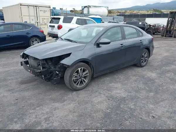 3KPF24AD2PE690882 2023 KIA FORTE - Image 2
