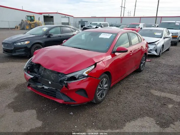 3KPF24AD2PE691966 2023 KIA FORTE - Image 2